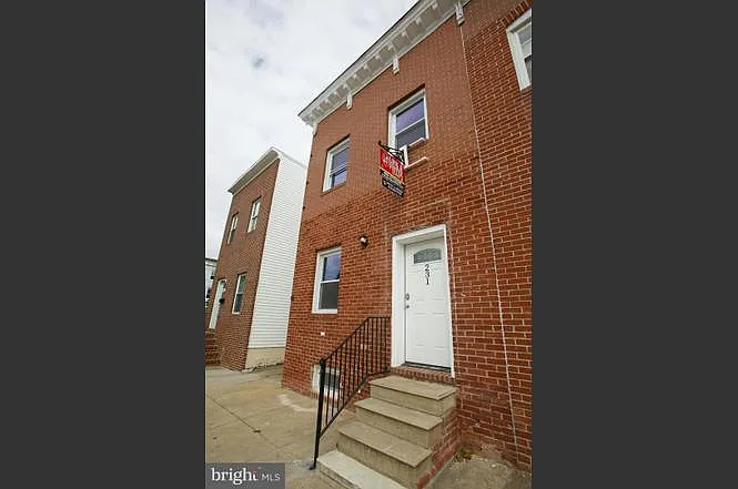 231 N Chester St — Photo 8