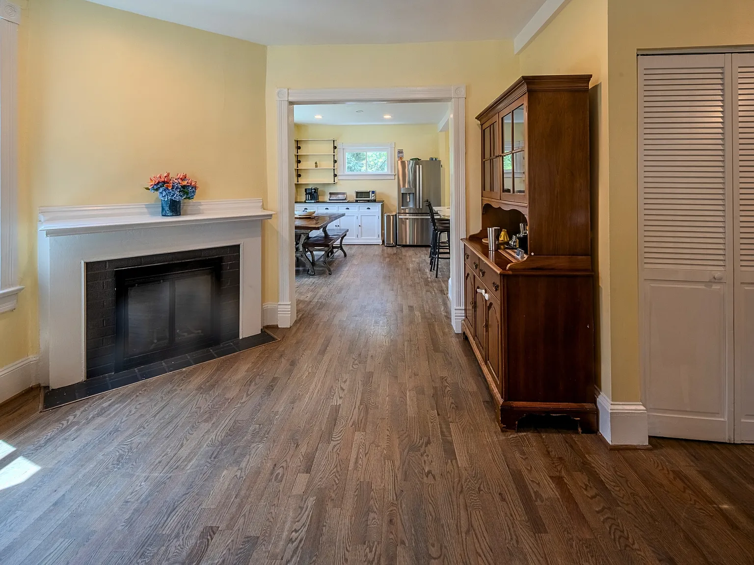 6 bed, 1752 sqft, $4,000 — Photo 3