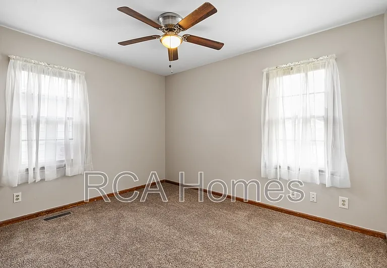 4321 E 21st St — Photo 7