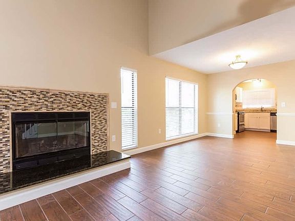 4th image of 2563 Wood Oak Dr