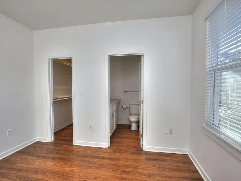 318 W Micheltorena St #C — Photo 7