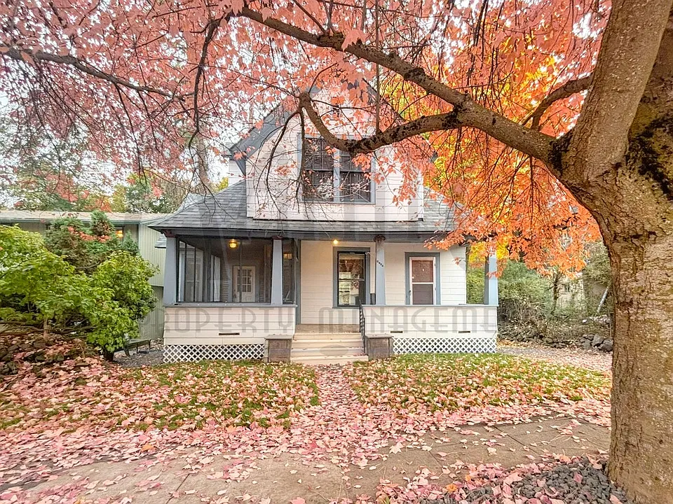 324 E 11th Ave