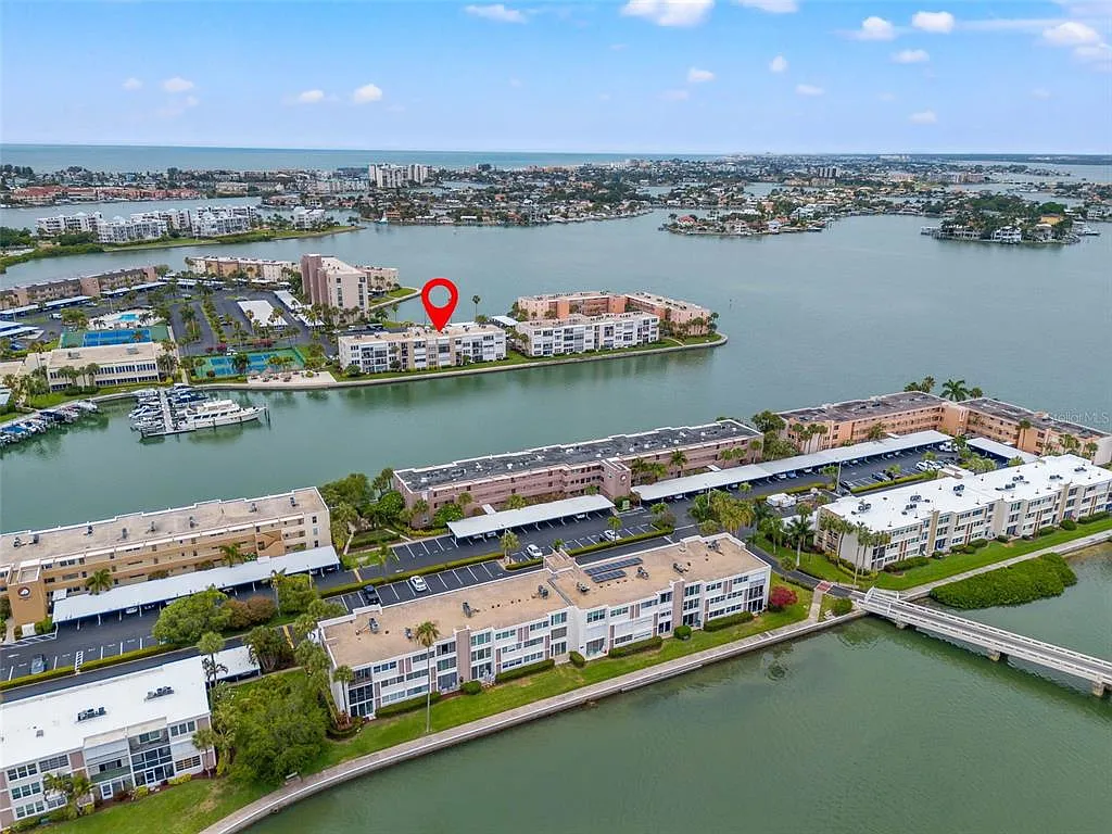 2 bed, 2.0 bath, 1045 sqft, $2,500 — Photo 1