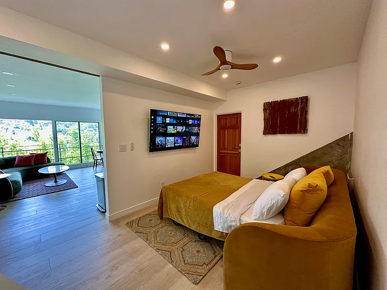 1811 Fanning St #2 — Photo 16