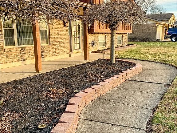 5th image of 258 Scott Dr