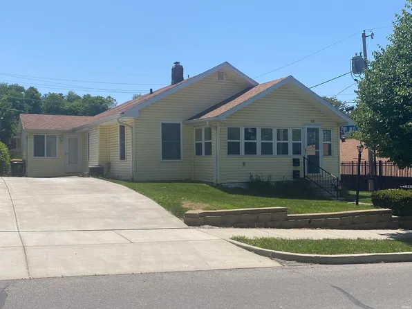 106-108 E 15th St, Bloomington, IN 47408