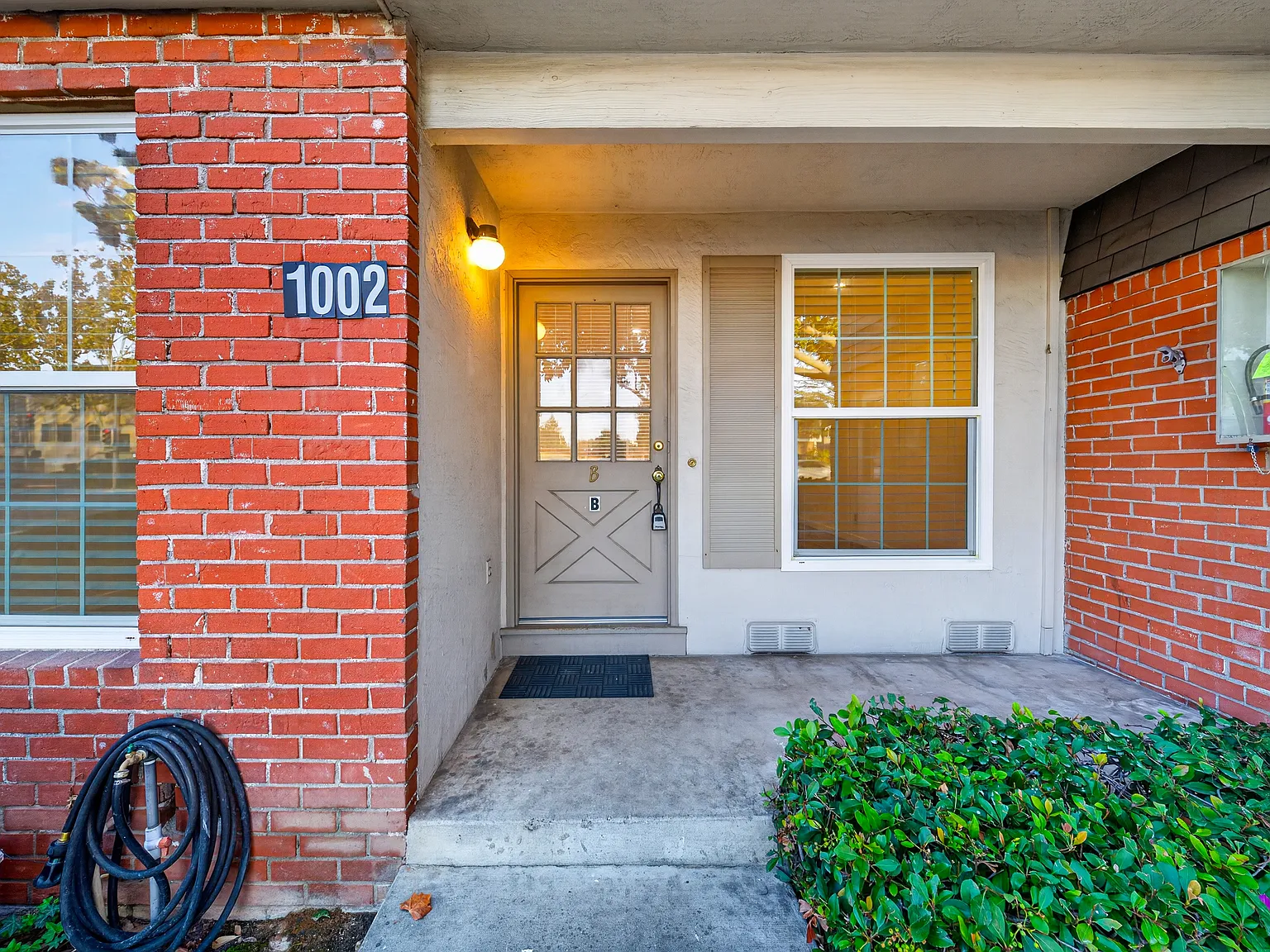 2 bed, 1.0 bath, 950 sqft, $2,850 — Photo 3