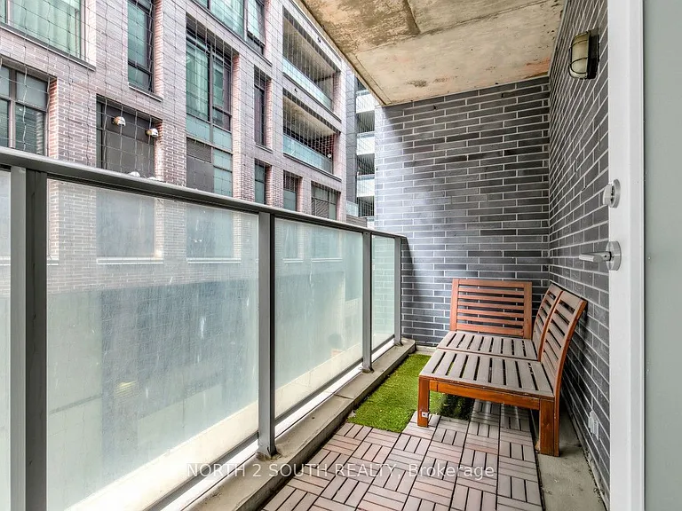 95 Bathurst St #225 — Photo 22