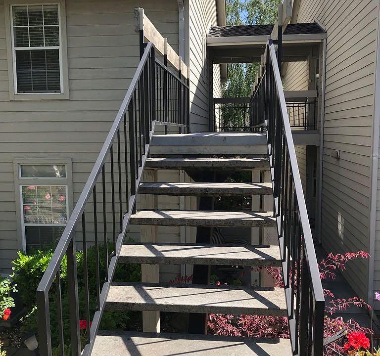 This is the top unit. Short flight of steps.