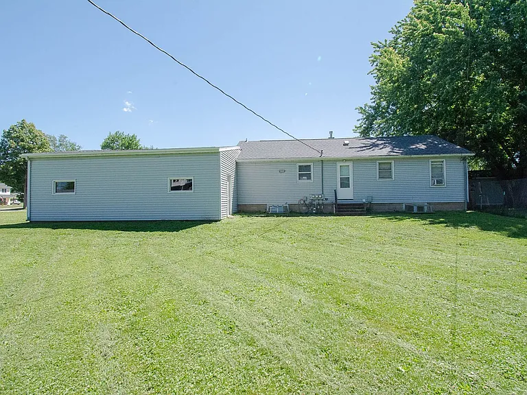 440 Church Ave — Photo 12