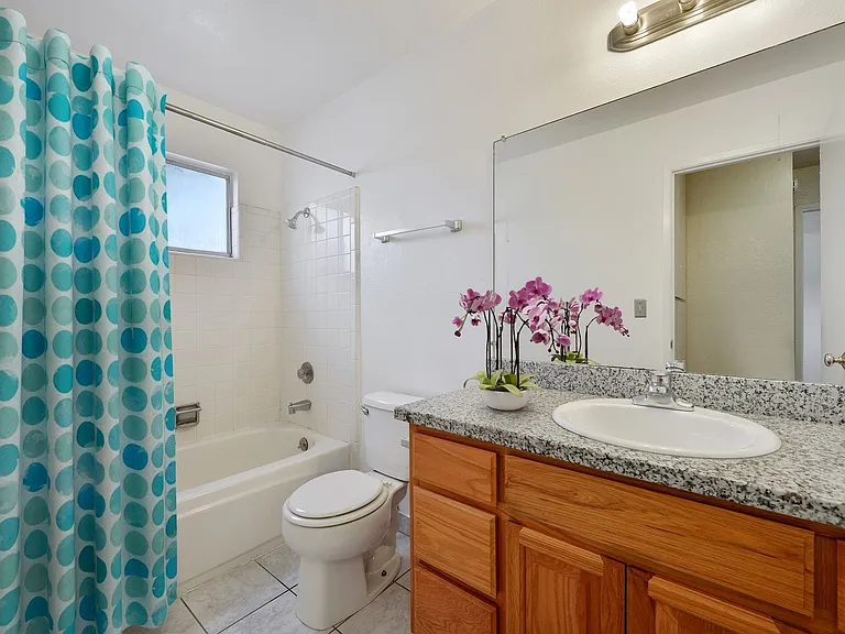 Blackford Apartments — Photo 5