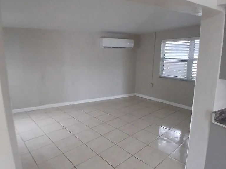 126 NW 8th Ave #1 — Photo 9