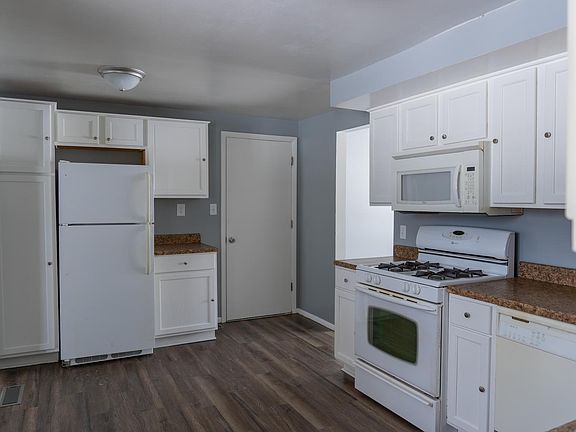 3rd image of 6010 Birchdale Dr