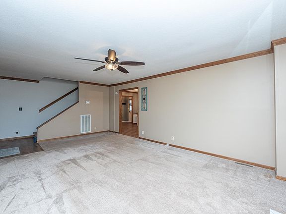 5th image of 123 Court Dr