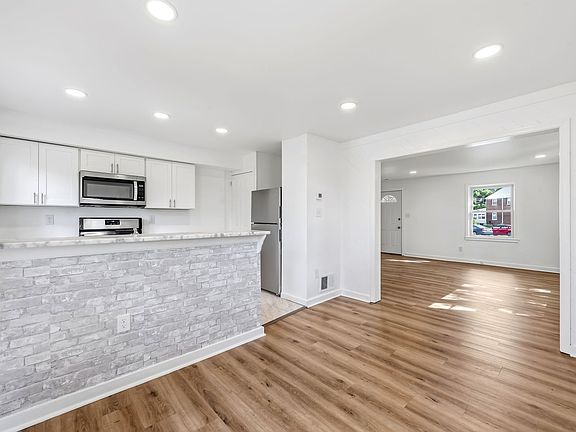 5th image of 519 Vine St