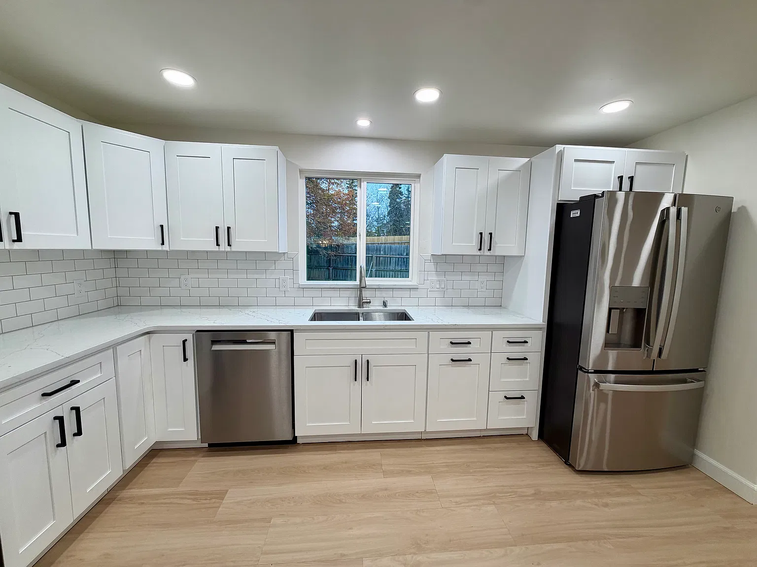 3 bed, 1900 sqft, $3,150 — Photo 2
