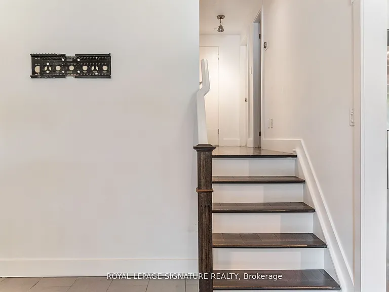 4 Patricia Ave #UPPER — Photo 22