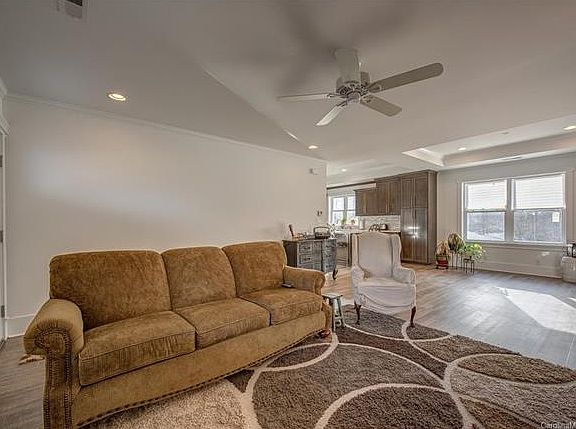 3rd image of 707 Armstrong Dr