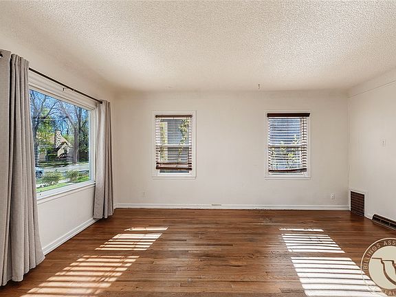 5th image of 324 Wyoming Ave