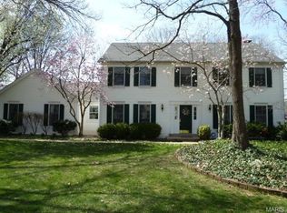 871 Twin Pine Dr, Saint Louis, MO
