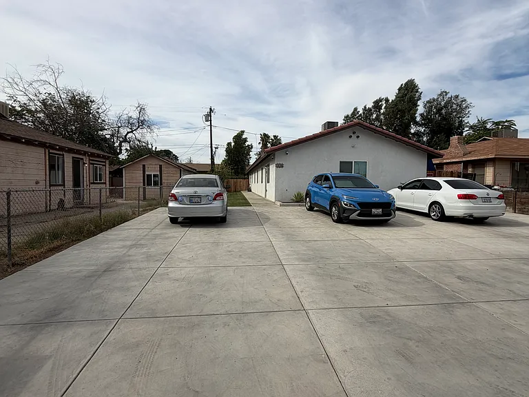 216 E Belle Ave #A — Photo 6