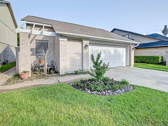 2nd image of 12423 Truesdell Dr