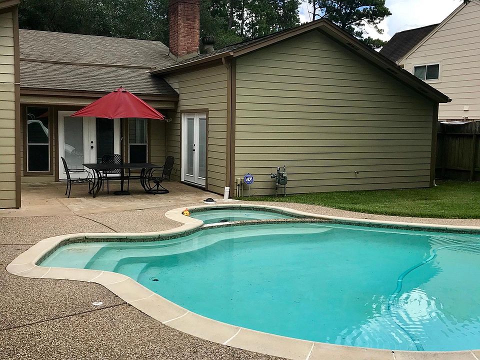 1st image of 12322 Oak Park Dr