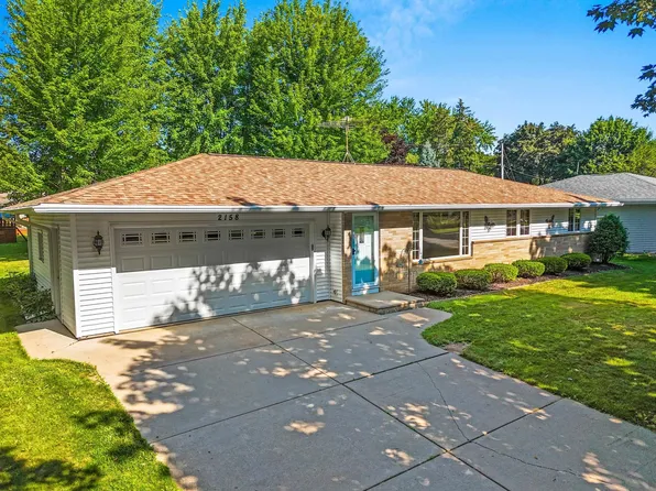 2158 Marlee Ln, Green Bay, WI 54304