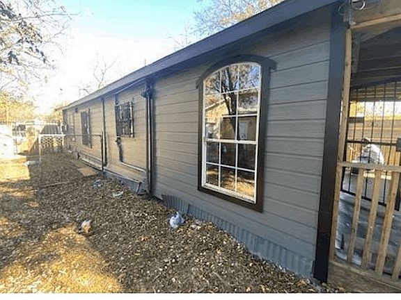 5th image of 112 Holly St