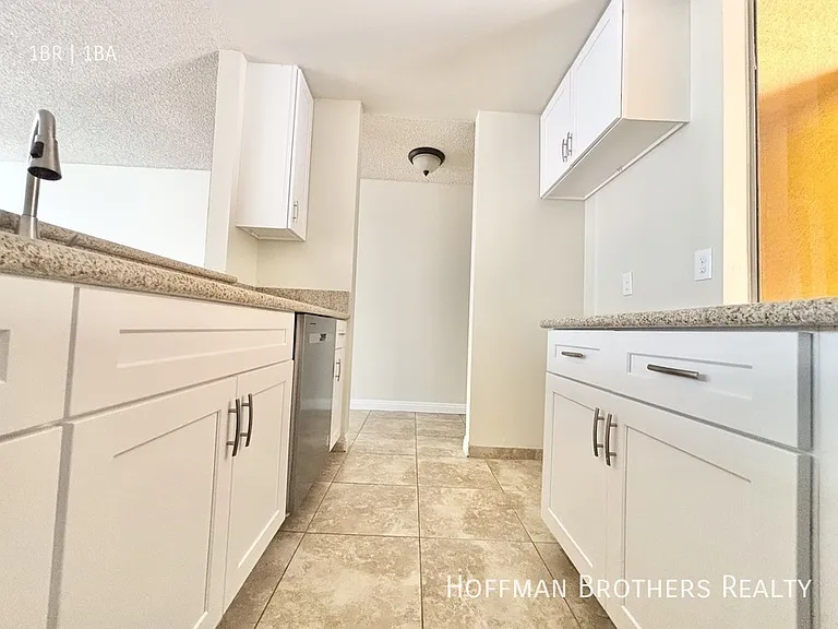 1215 N Cherokee Ave #105 — Photo 4