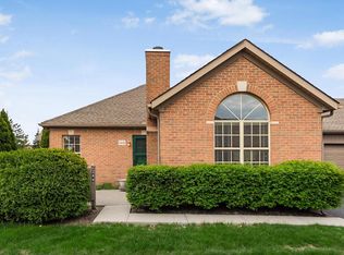 2440 Hooverside Ln, Grove City, OH