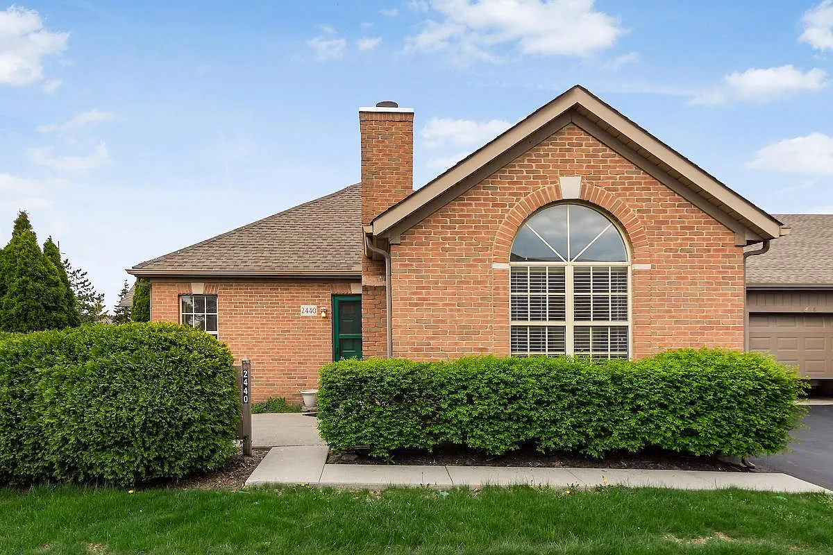 2440 Hooverside Ln photo 1