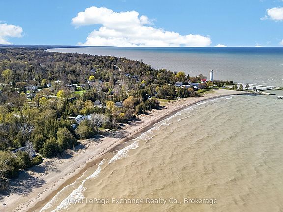 2nd image of 404 Browns Ln