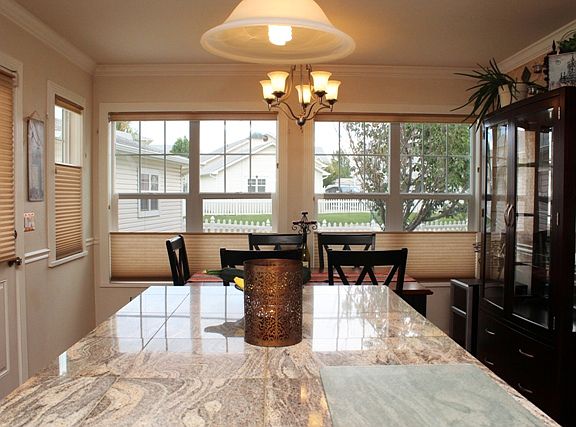 3rd image of 1147 Windsor Park Dr