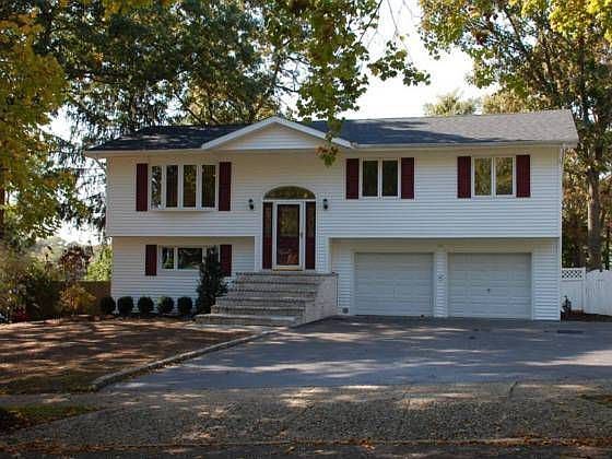 2nd image of 16 Villa Ln