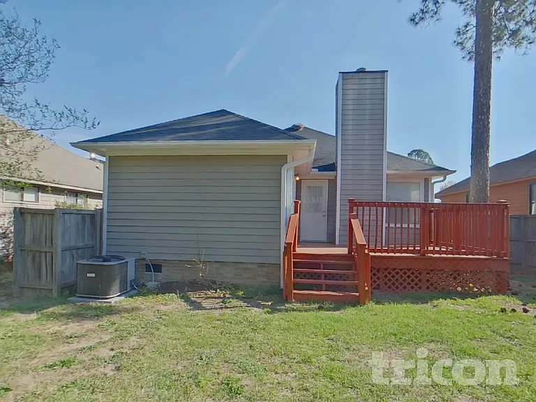 136 Westport Dr — Photo 16