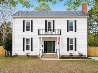 910 S 2nd St, Smithfield, NC 27577