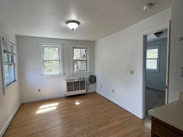 321 South Main Street, 321 S Main St APT 5, Stowe, VT 05672