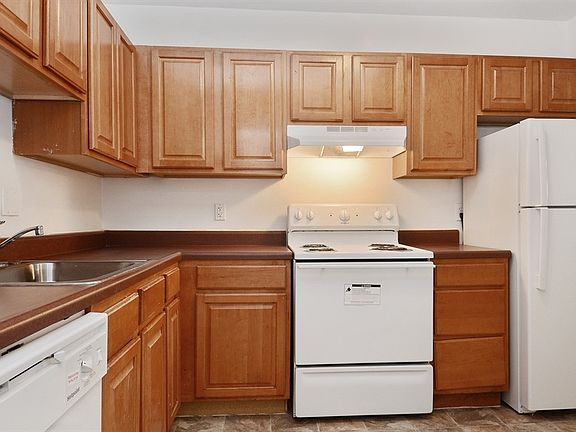 3rd image of 3353 N Alton Ave APT C