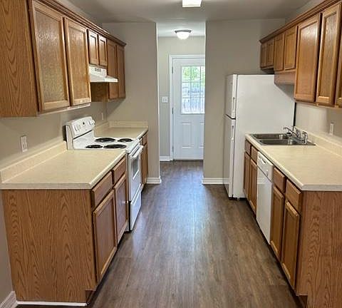 3rd image of 5492 Quail Creek Cir