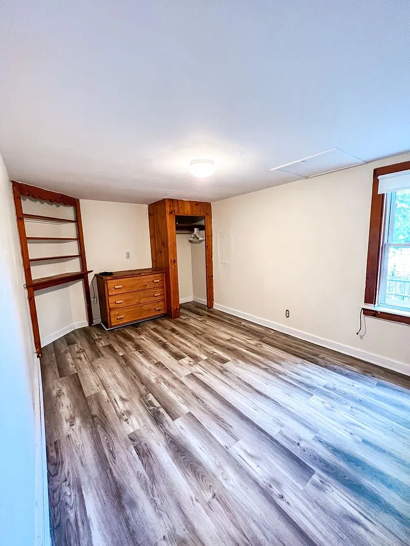 20 Cedar St, Burlington, VT | 5 Bedroom House with Private Yard & Parking | June 2027 — Photo 4