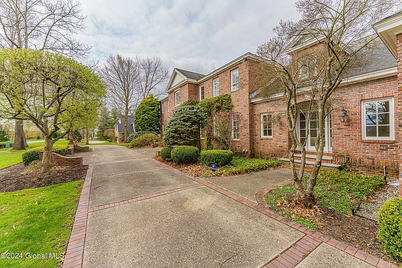 5th image of 34 E Ridge Road