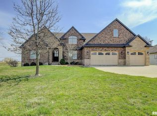 4200 Foxhall Ln, Springfield, IL 62711