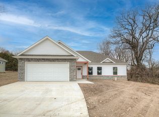 112 County Ln, Goodman, MO 64843