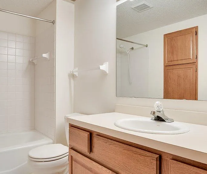 14813 Interlachen Ln — Photo 22