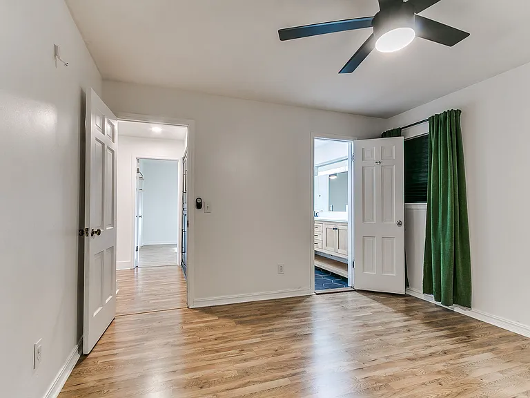3210 W Wilshire Blvd — Photo 17