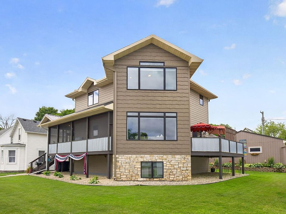1st image of 519 N Lakeshore Dr