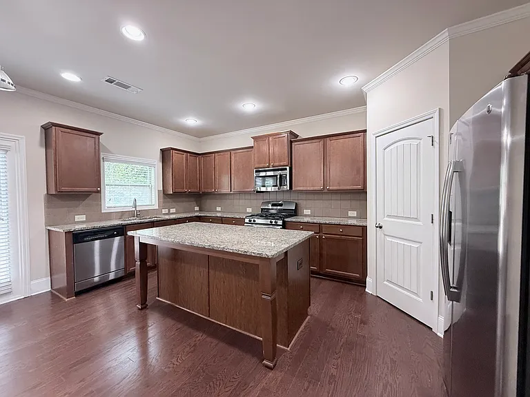 1610 Apple Blossom Dr — Photo 6