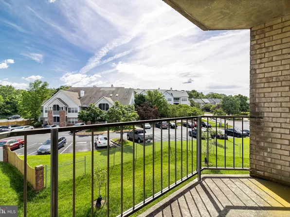 6926 Hanover Pkwy APT 302, Greenbelt, MD 20770