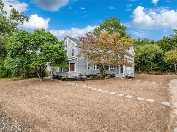 205 Bedford St, Middleboro, MA 02346